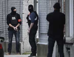 Operación antiterrorista en Forest, un suburbio de la ciudad de Bruselas DIRK WAEM / BELGA / AFP
