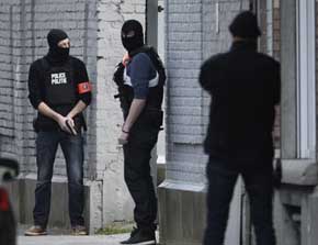 Operación antiterrorista en Forest, un suburbio de la ciudad de Bruselas DIRK WAEM / BELGA / AFP
