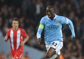 Yaya Touré donará un millón de euros al hospital donde murió su hermano