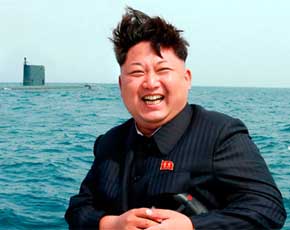 Medios norcoreanos muestran a Kim Jong-un supervisando ejercicios militares