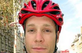 Muere el ciclista belga Antoine Demoitié después de ser atropellado por una moto
