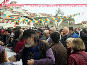 Comillas: Se repartieron 2.500 raciones en la XII Fiesta de la Caballa.