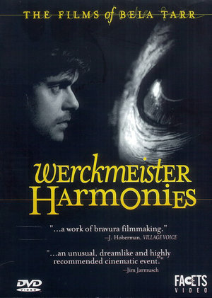 Afiche cinematográfico del filme “Las armonías Werckmeister” de Béla Tarr