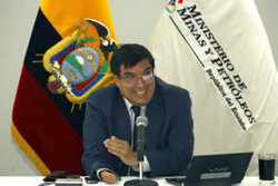 El ministro de Minas y Petróleo, Germánico Pinto