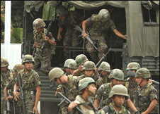 Los militares hondureños rodean la embajada de Brasil en Tegucigalpa