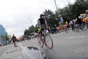 Bicicleta se expande por América Latina, pero el coche sigue siendo el rey