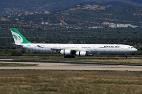Arabia Saudí veta entrada a aerolínea iraní Mahan Air