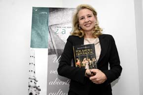 Almudena de Arteaga presenta su nueva novela histórica 'Por amor al emperador' en Madrid