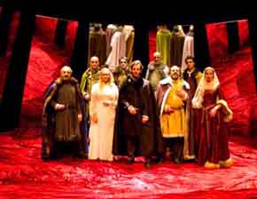 Espléndido “Hamlet” por el Teatro Clásico de Sevilla en el Teatro Fernán Gómez