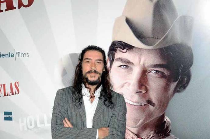 Óscar Jaenada trae a Cantinflas con dos años de atraso