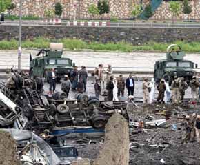 Atentado talibán en Afganistán: ataque con coche bomba deja al menos 28 muertos