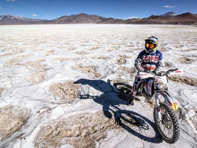 Chaleco López se despide de las motos con estreno del documental que lo llevó al record Guinness