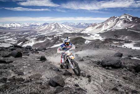 Chaleco López se despide de las motos con estreno del documental que lo llevó al record Guinness