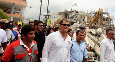 Aquí nadie grita o llora porque lo mando detenido: Correa a víctimas de terremoto en Ecuador