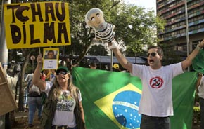 Senado de Brasil designó comisión que analizará juicio político a Rousseff