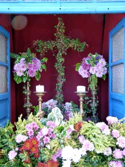 Los Realejos: un pueblo en lucha, con flores y fuegos... artificiales  