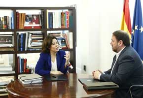 Junqueras le dice a Soraya a la cara que Cataluña se va a independizar en 15 meses