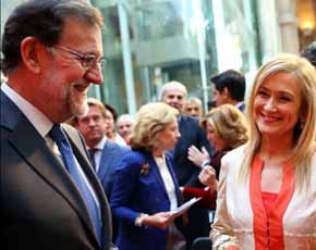 Rajoy, con Cifuentes, en los actos del 2 de mayo en Madrid.
