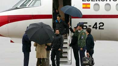 Llegan al aeropuerto de Torrejón de Ardoz los tres periodistas españoles secuestrados en Siria MADRID | EUROPA PRESS
