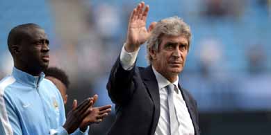 Prensa inglesa califica como 'fría' la despedida a Manuel Pellegrini en Manchester