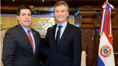 Mauricio Macri (d) presidente de Artgentina