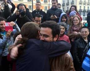 Iglesias y Garzón celebran el pacto de Unidos Podemos.
