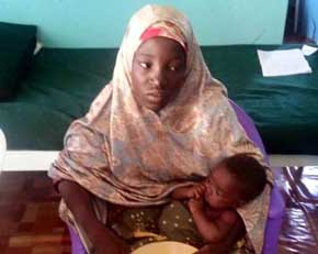 Nigeria: Aparece la primera de las 276 niñas secuestradas por Boko Haram en 2014 junto a un bebé