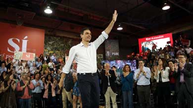 Pedro Sánchez, líder del PSOE partido que se ubicaría como tercera fuerza política según los últimos sondeos