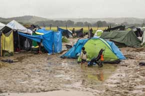 Grecia se prepara para desalojar un campo de refugiados con más de 8.500 personas