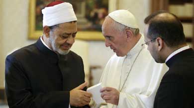El Papa y el imán de Al Azhar dialogaron sobre el rechazo del terrorismo