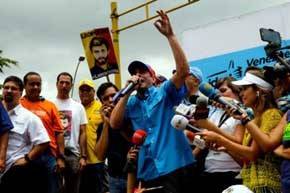 "Oposición no quiere un golpe de Estado contra Maduro": Capriles