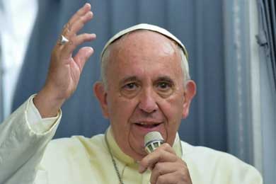 Papa pide a Dios la 'conversión' de autores de atentados en Siria