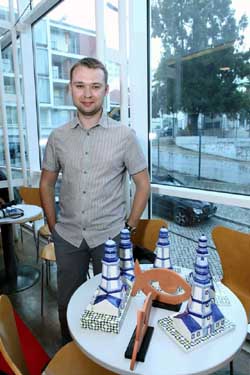 Kiril Neiezhmakov, con sus trofeos,