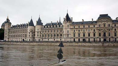 Francia: 782 ciudades en estado de catástrofe por lluvias
