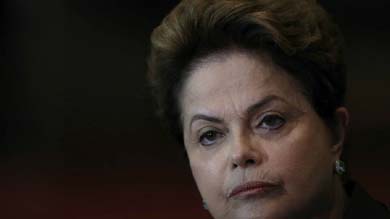 'Debemos consultar a la población para reconstruir el pacto constitucional que rompió el proceso de juicio político', dijo Rousseff.