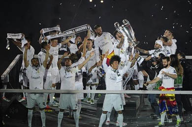 El Madrid culmina la celebración de la Undécima con un fin de fiesta mágico en el Bernabéu