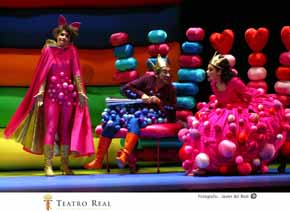 Teatro Real de Madrid: de la pasarela al estadio Santiago Bernabeu
