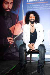 Ara Malikian y Acción contra él Hambre, unidos por los refugiados