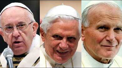 Francisco, Benedicto XVI y Juan Pablo II. 