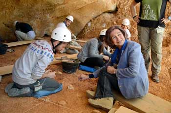 La Reina Sofía, Presidenta de Honor de la Fundación visita Atapuerca