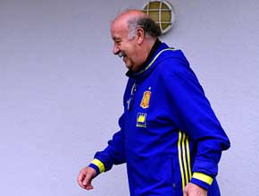 Del Bosque anuncia que deja la selección y que se retira de los banquillos