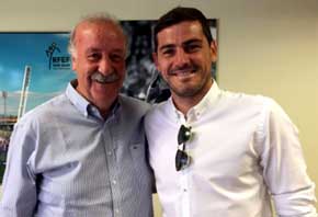 Casillas y Del Bosque hacen las paces: '25 años juntos y los que nos quedan' 