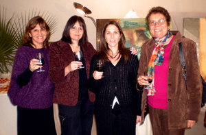 En la imagen, las cuatro artistas expositoras, en el día de la inauguración de la muestra:  (de izq. a dcha.) Patricia López Barberi, Patricia Rodríguez,  Magdalena Arguello y Paula Arnal