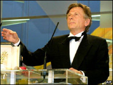 Polanski en la cárcel y sin fianza. 

