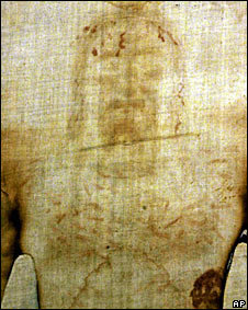 El manto de lino con la supuesta imagen de Jesús se guarda en la Catedral de Turín.