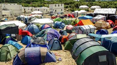 Exigen cerrar centros de refugiados griegos por riesgos a la salud pública