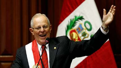 Kuczynski se compromete a llevar a Perú 'a la paz y unión' en bicentenario