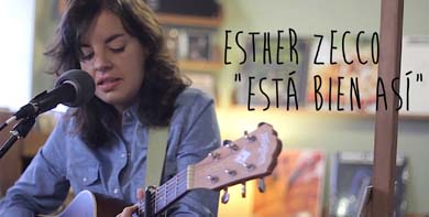Esther Zecco, cantautora, concierto con guitarra acústica en el espacio Valdelafuente de Riaza
