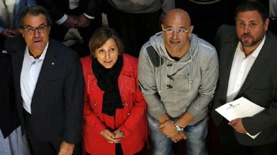 El Tribunal Constitucional español suspende iniciativa independentista de Cataluña