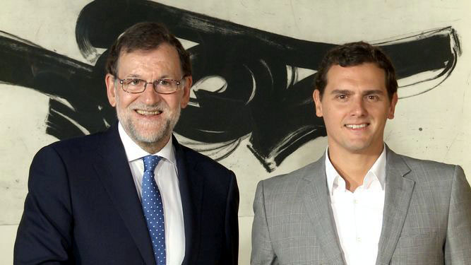 Rajoy busca el 'sí' de Rivera para forzar la abstención de Sánchez
